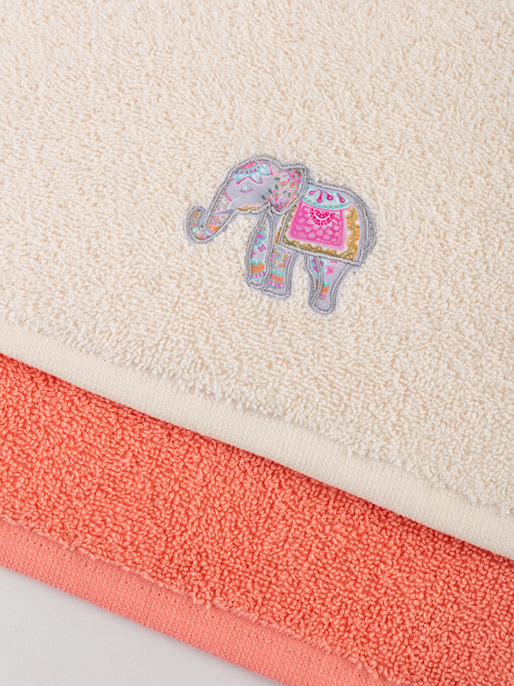 منشفة دْيالْ يْدْ مْطَرّْزة بفيل، جوج ديال الباكات 30x50 سم-3