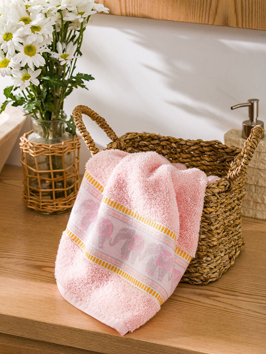 Pembe Fil Nakışlı Yüz Havlusu 50x80 cm-1