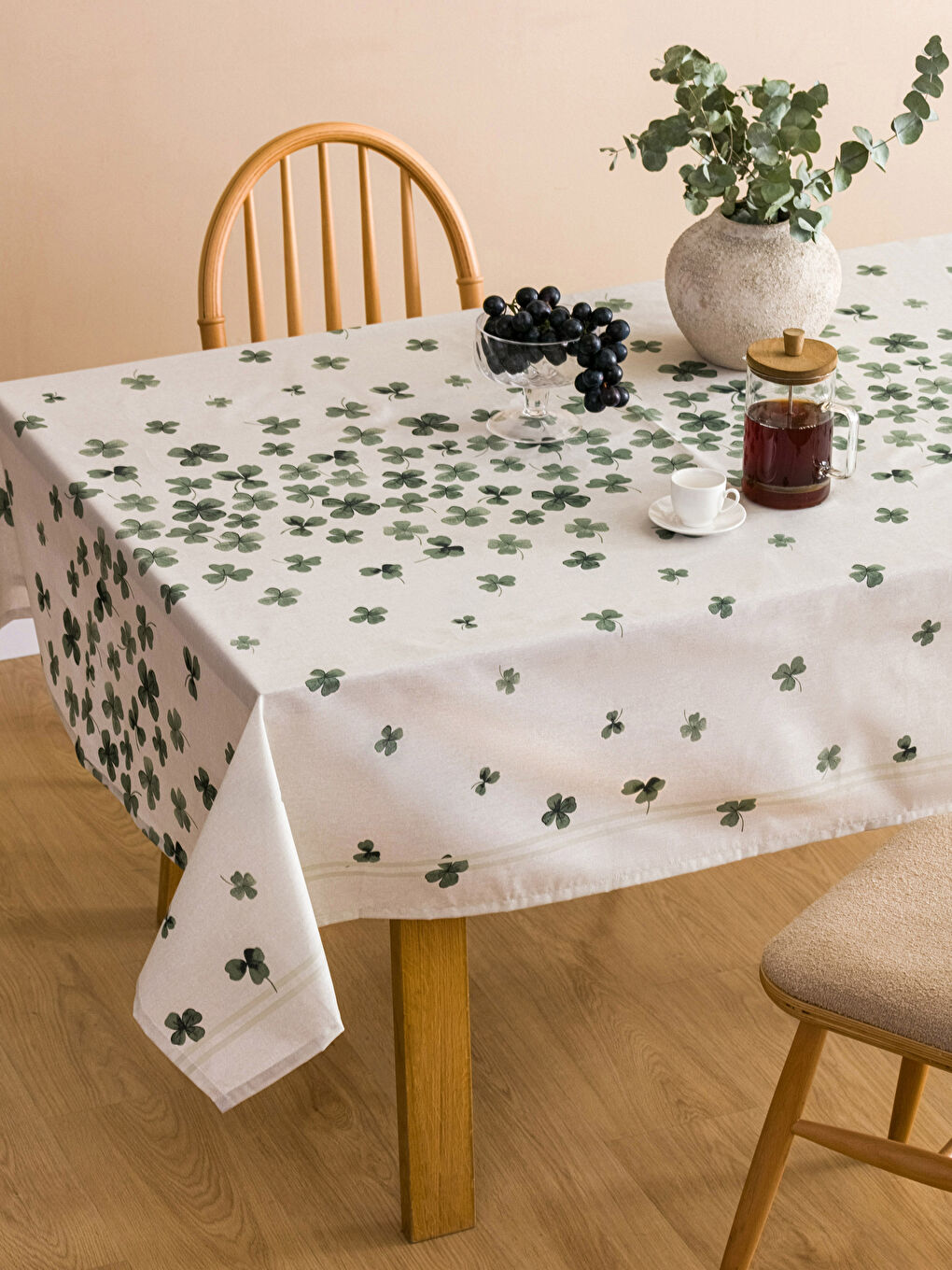 Clover Printed Tablecloth 150x200 cm