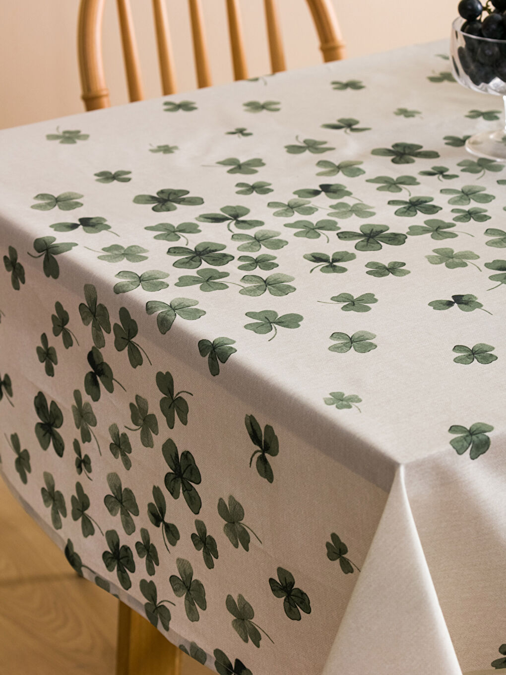 Clover Printed Tablecloth 150x200 cm-2