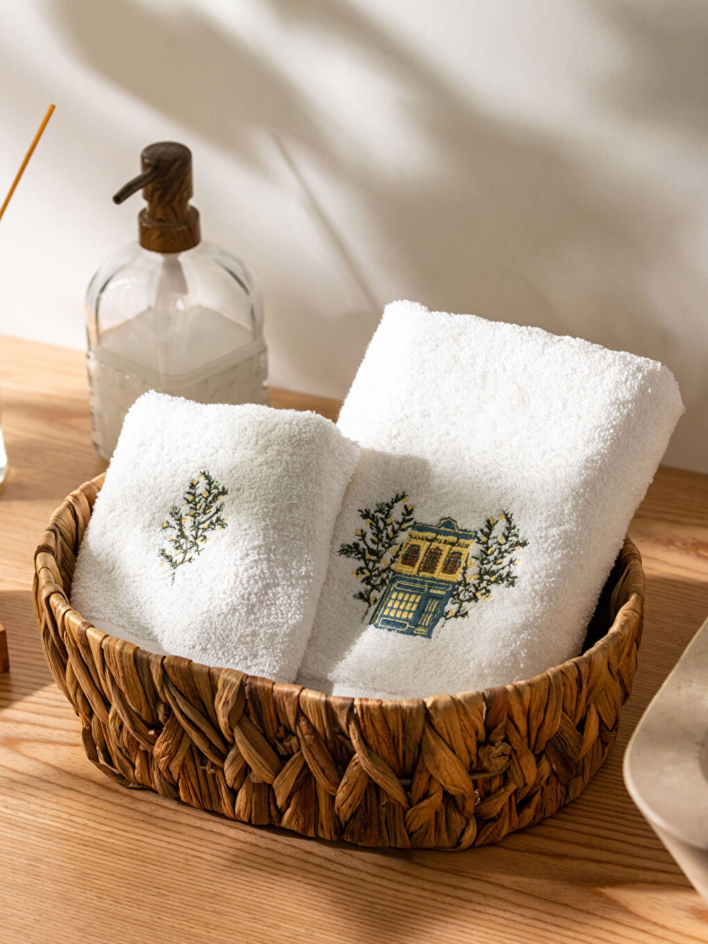 Cotton Embroidered Towel Set of 2 -S3H546Z8-EEW