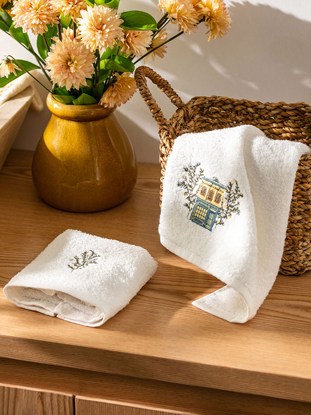 Cotton Embroidered Towel Set of 2 -S3H546Z8-EEW