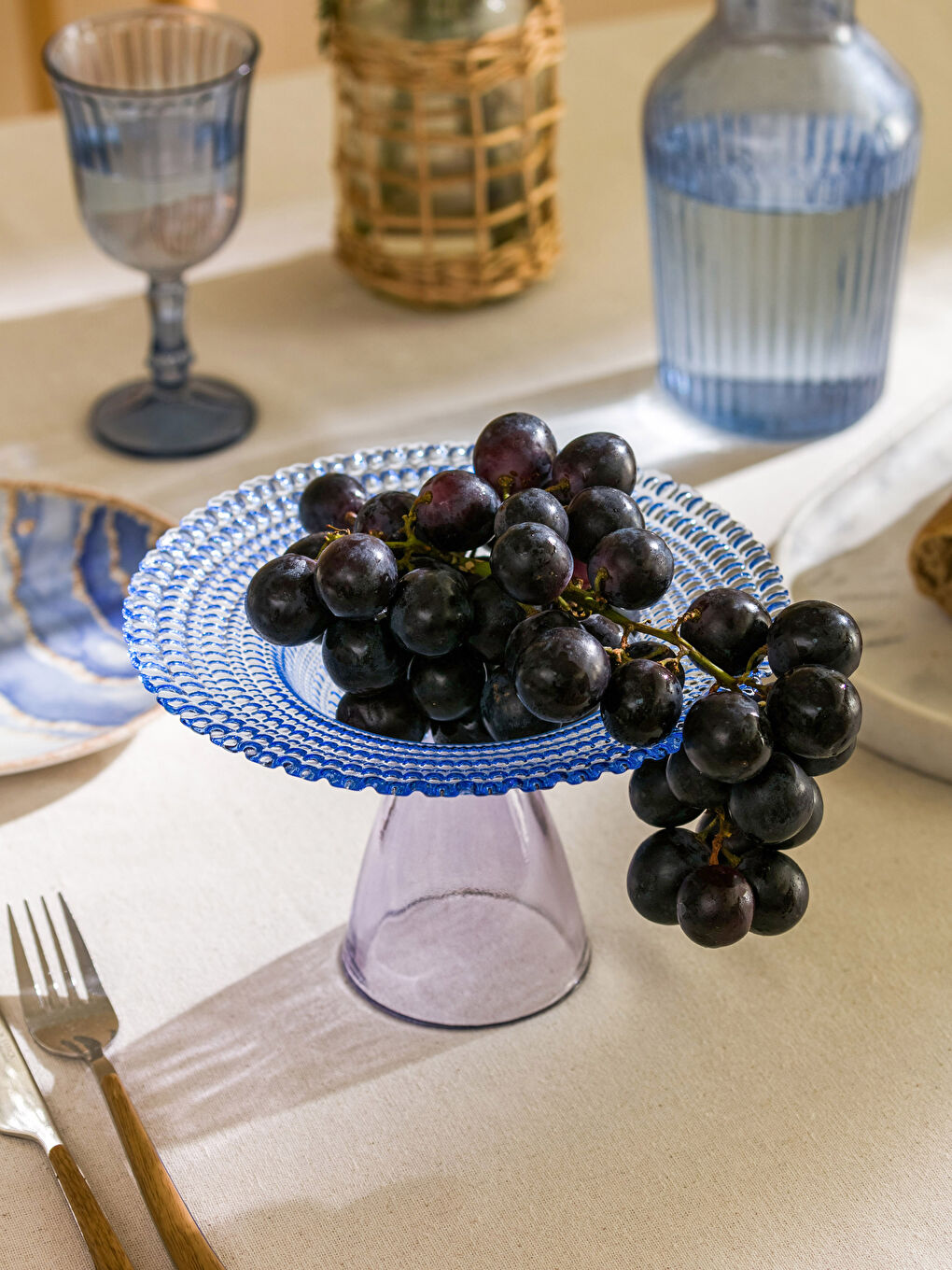 Footed Glass Presentation Stand 20x18 Cm-1