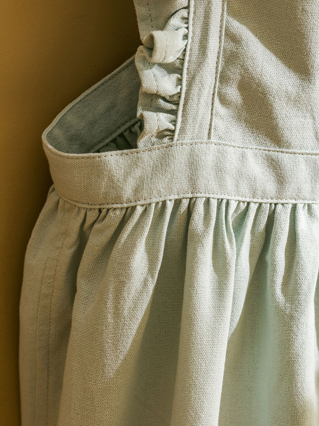 Yeşil Düz Fırfır Detaylı Mutfak Önlüğü-2