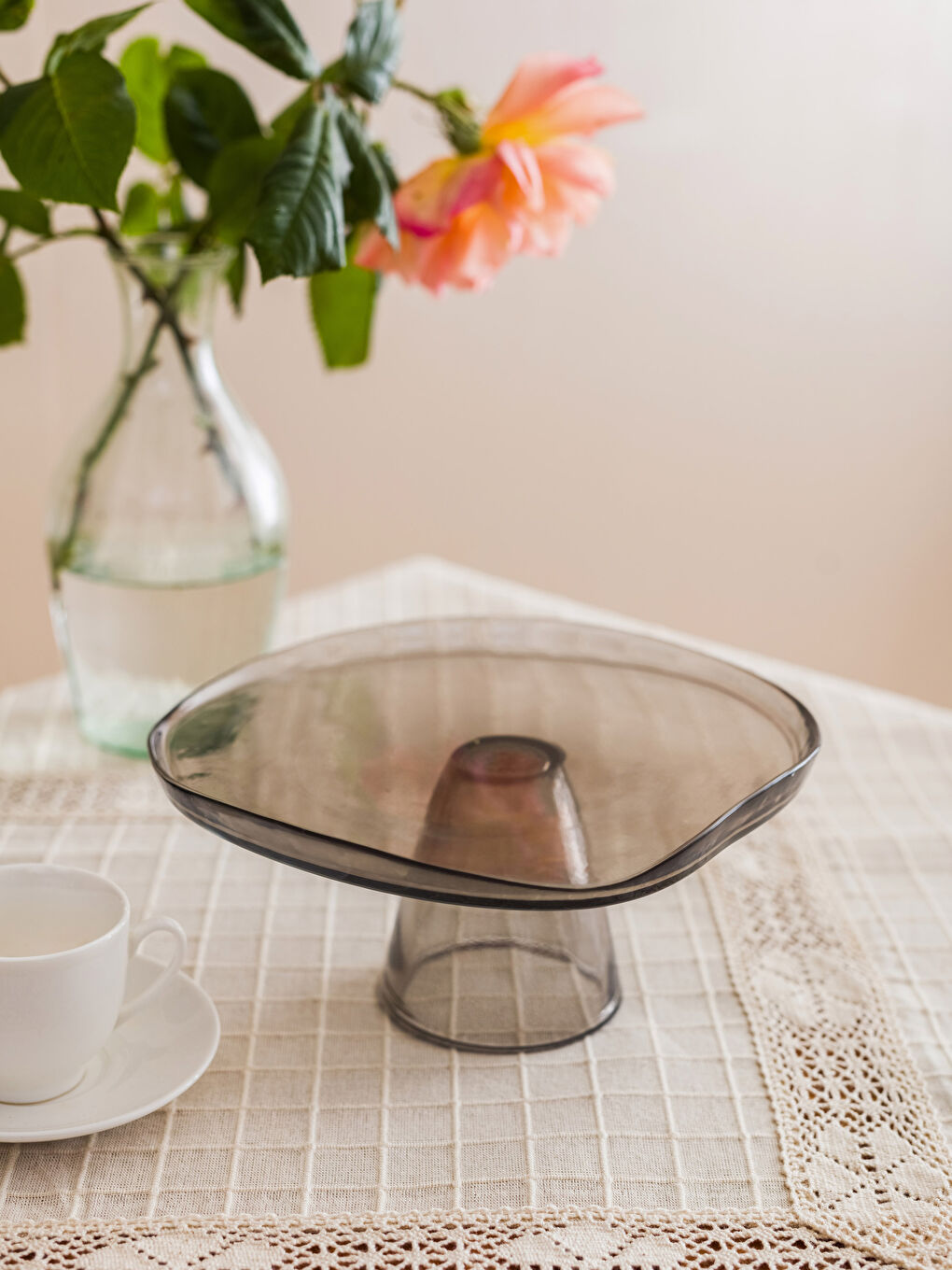 Karışık Ayaklı Cam Sunumluk 20 cm-1