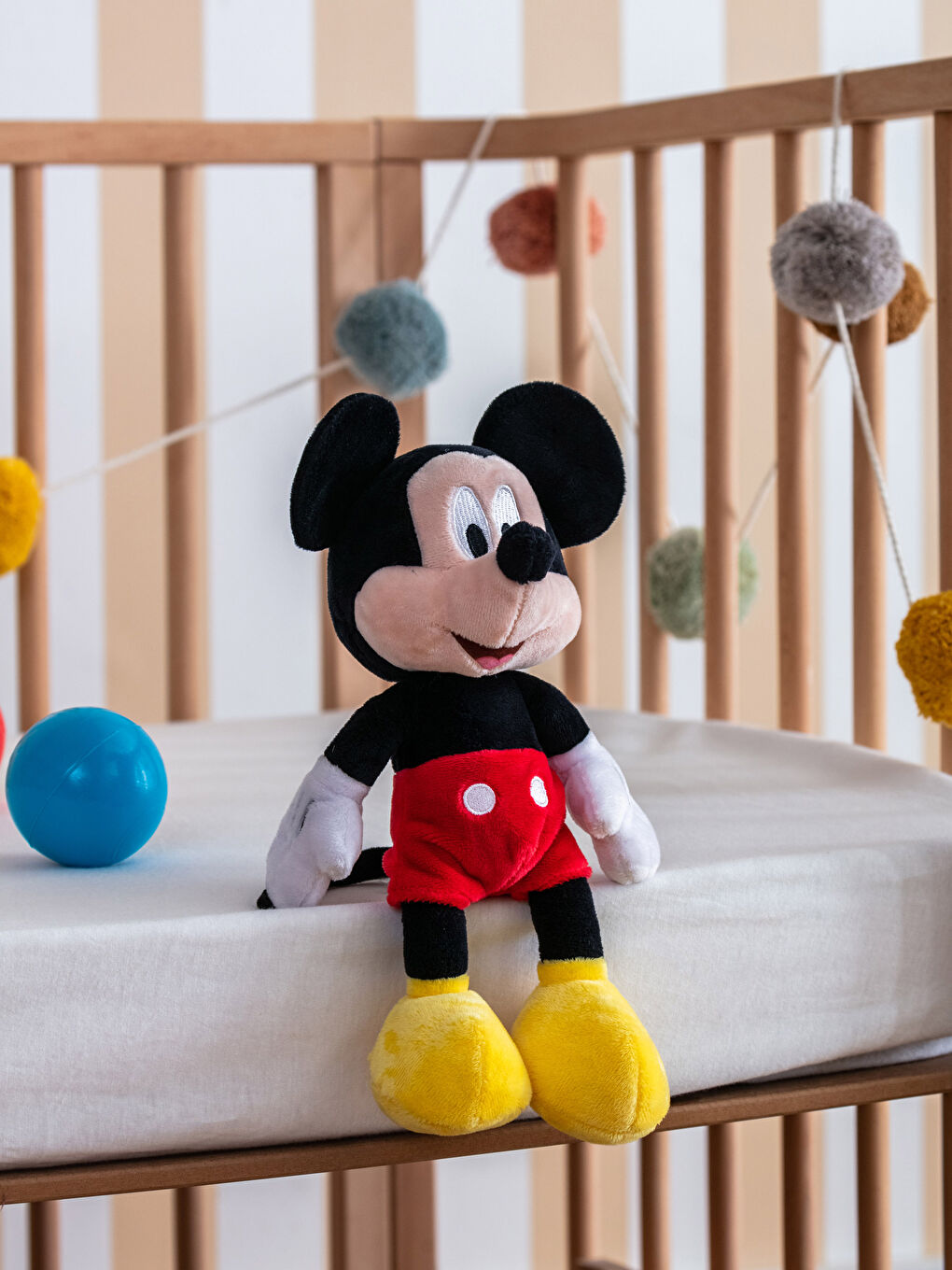 Perna bebelușului Mickey Mouse Brodată Umplută 32 Cm