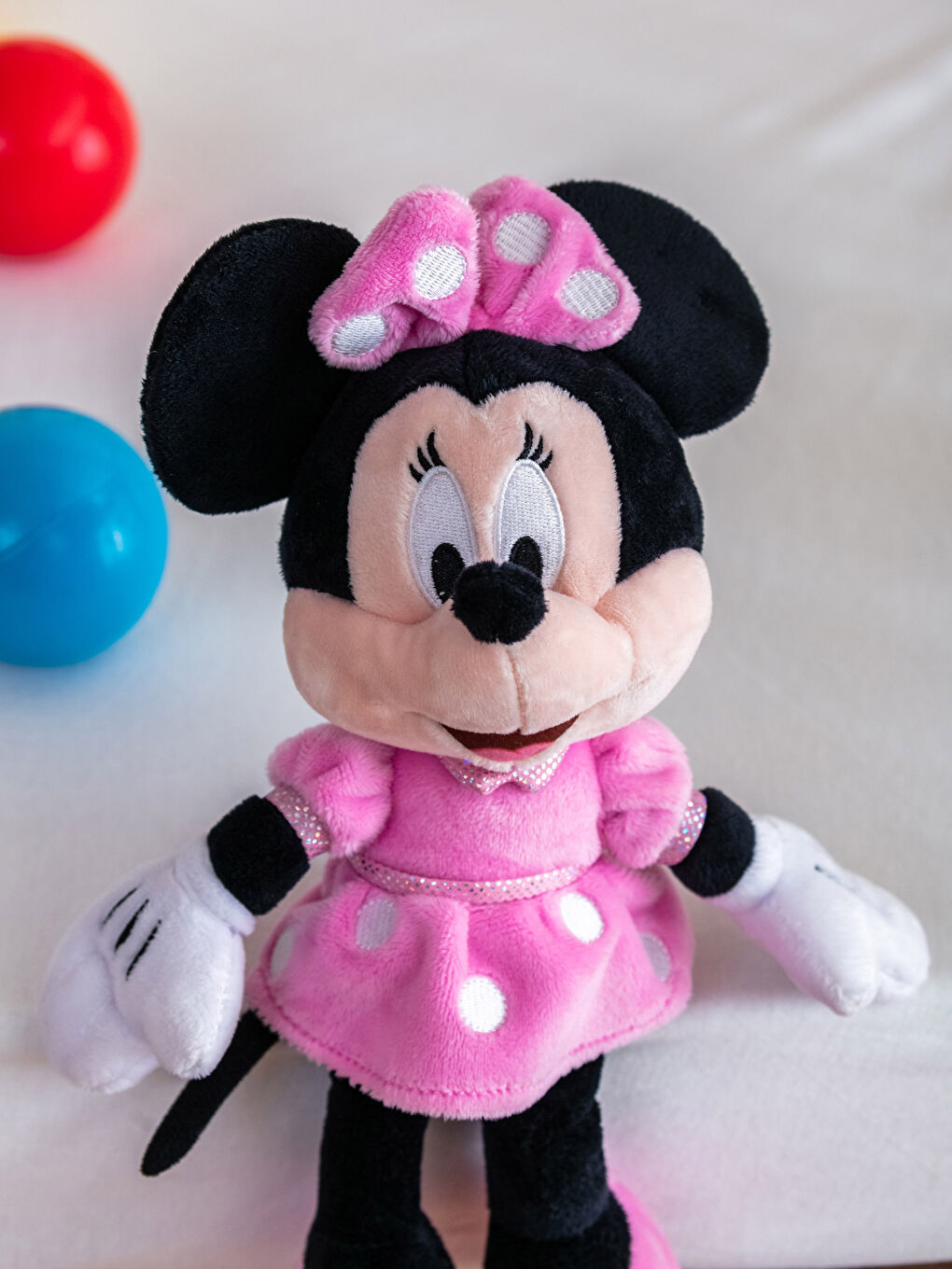 minnie mouse throw pillow