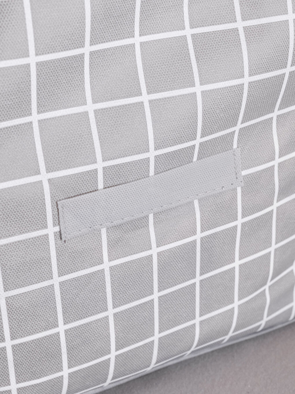 Gri Geometrik Desenli Fermuarlı Kare Hurç 64x41x35 cm-2