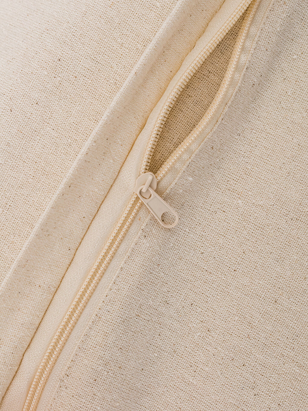 Lace Detailed Cushion 45x45 Cm-3