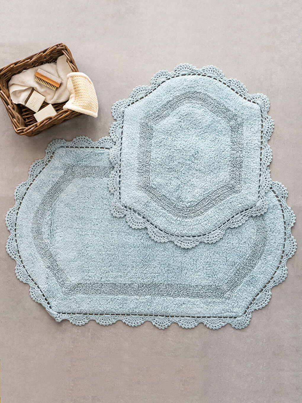 سجادة حمام بتفاصيل دانتيل جوج ديال الباكات-1