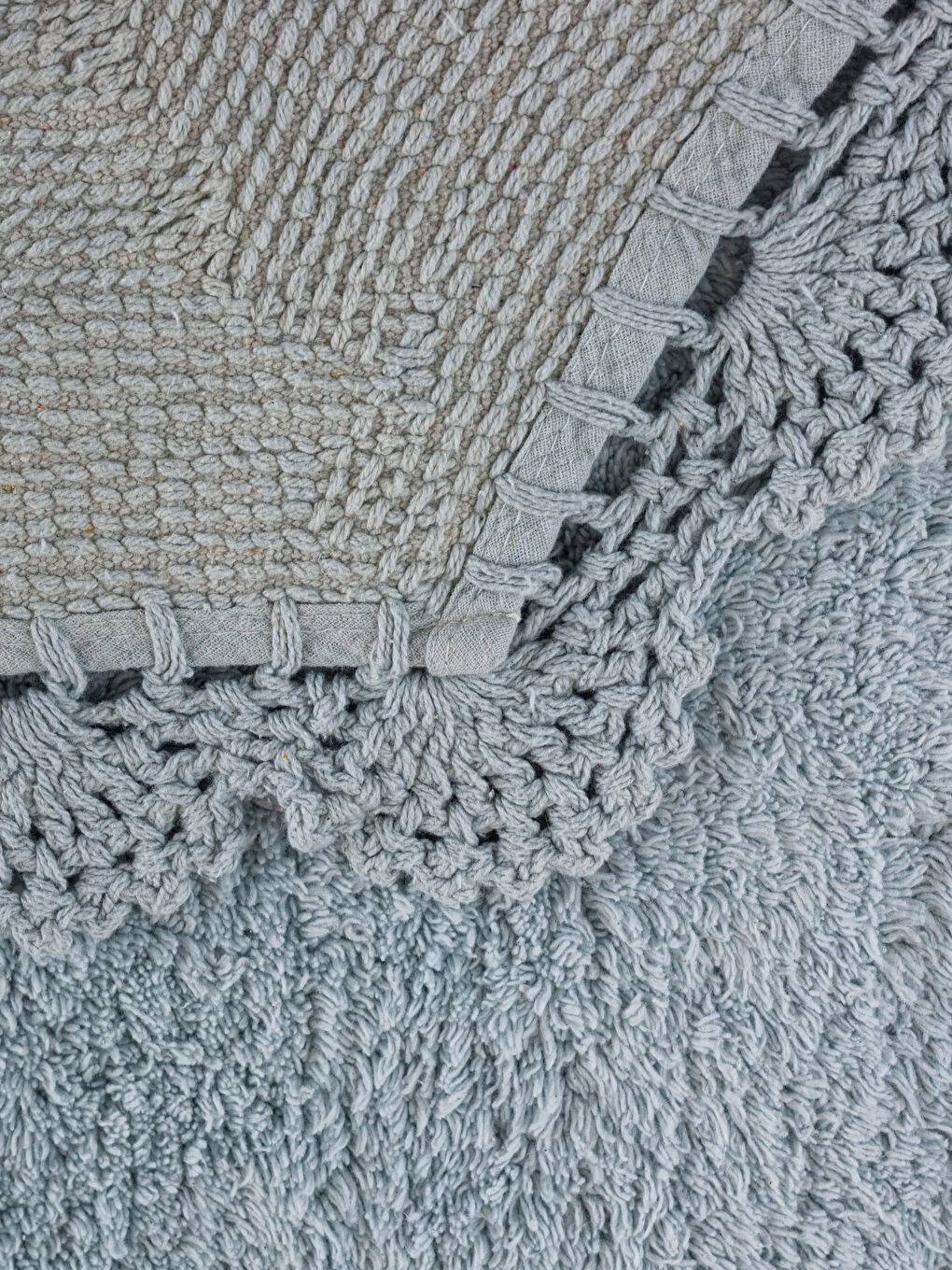 سجادة حمام بتفاصيل دانتيل جوج ديال الباكات-4