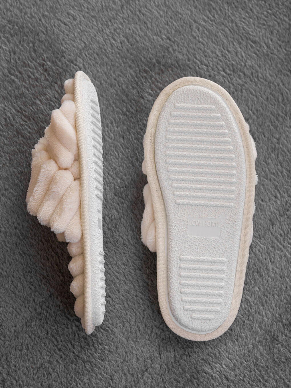 Ekru Pelüş Çapraz Bantlı Kadın Ev Terliği-3