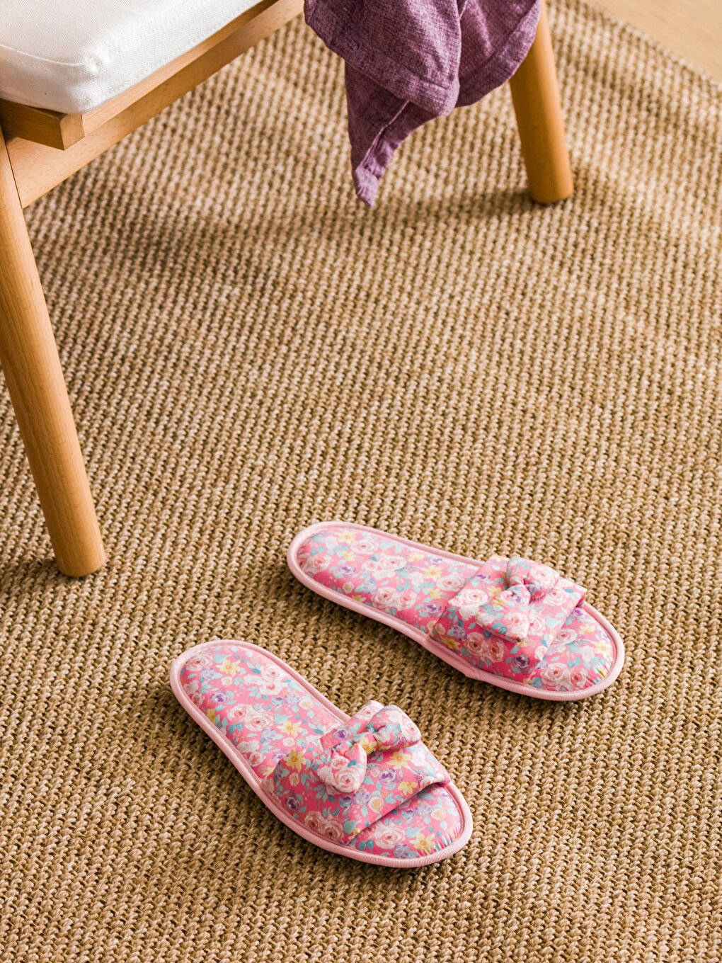 Chaussons de Maison pour Femmes à Bride Unique Ornés d'un Nœud