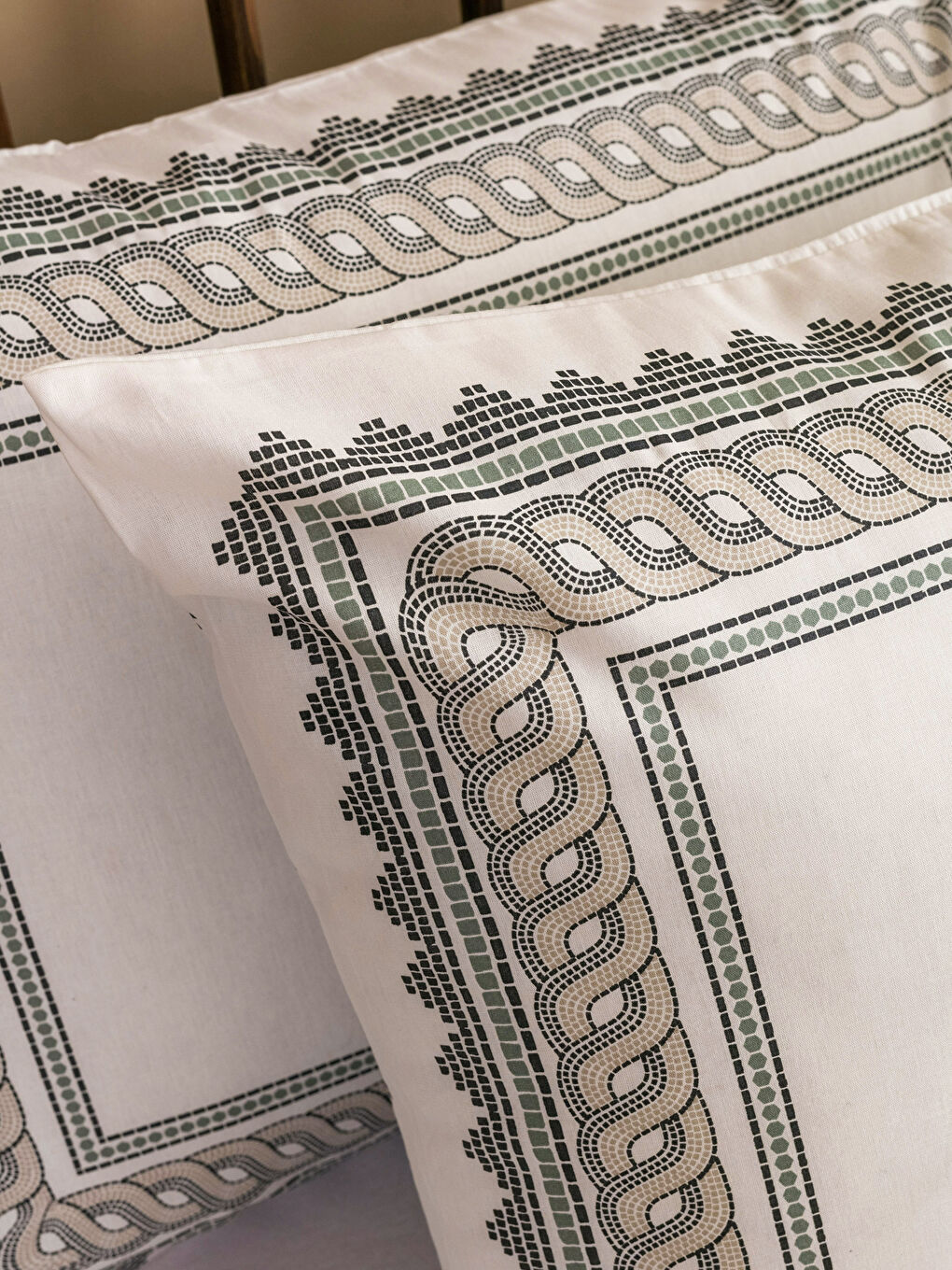 Karışık Baskılı Pamuklu Yastık Kılıfı 2'li 50x70 cm-2