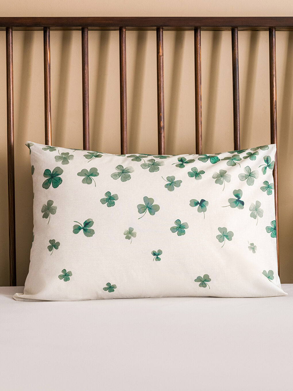 Karışık Çiçek Desenli Yastık Kılıfı 50x70 cm-1