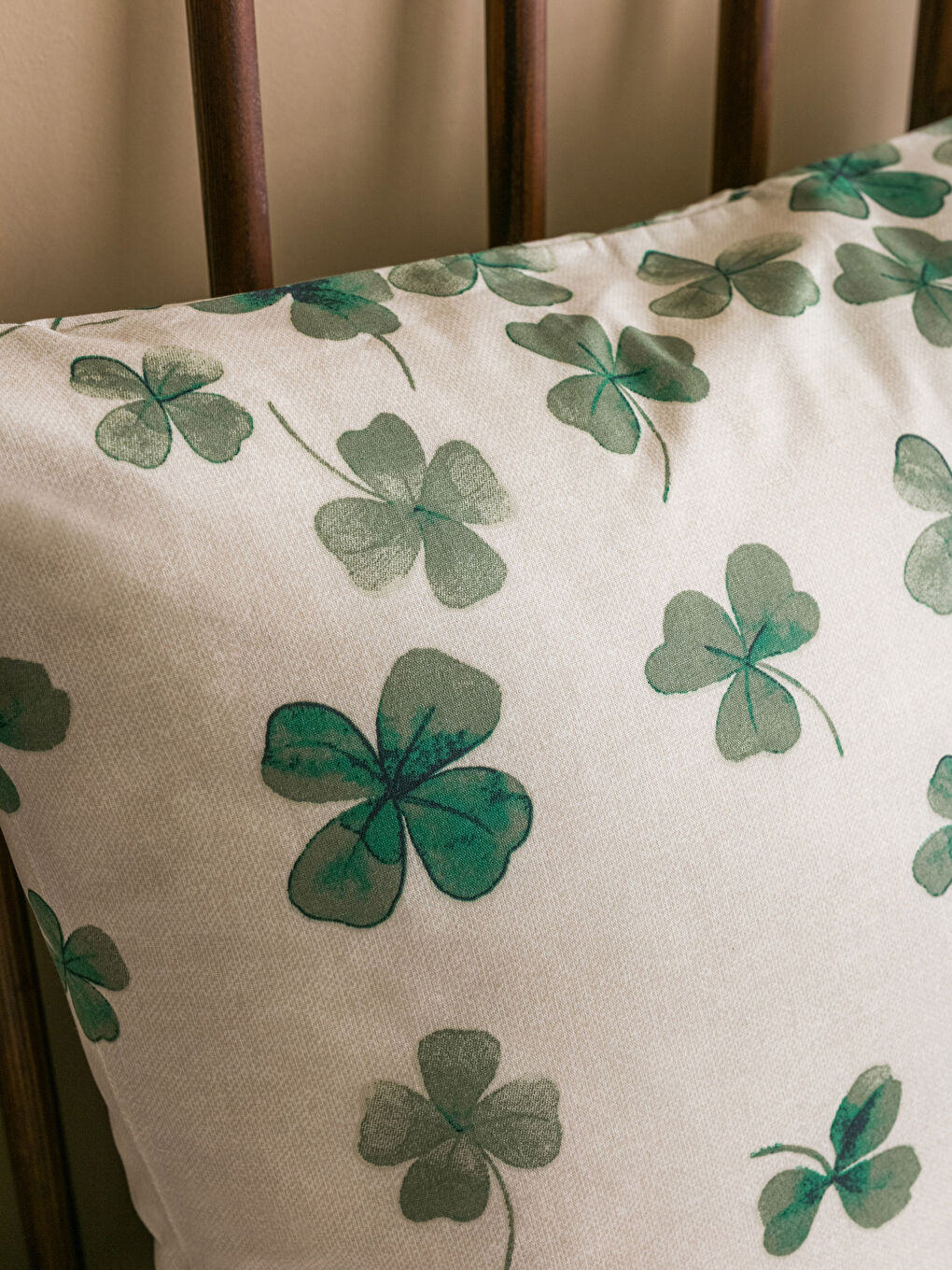 Karışık Çiçek Desenli Yastık Kılıfı 50x70 cm-2