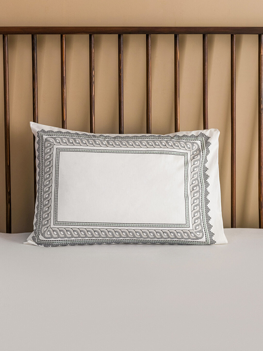 Karışık Baskılı Tekli Yastık Kılıfı 50x70 cm-1