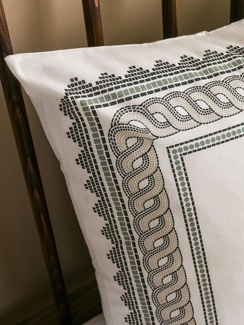 Karışık Baskılı Tekli Yastık Kılıfı 50x70 cm-2