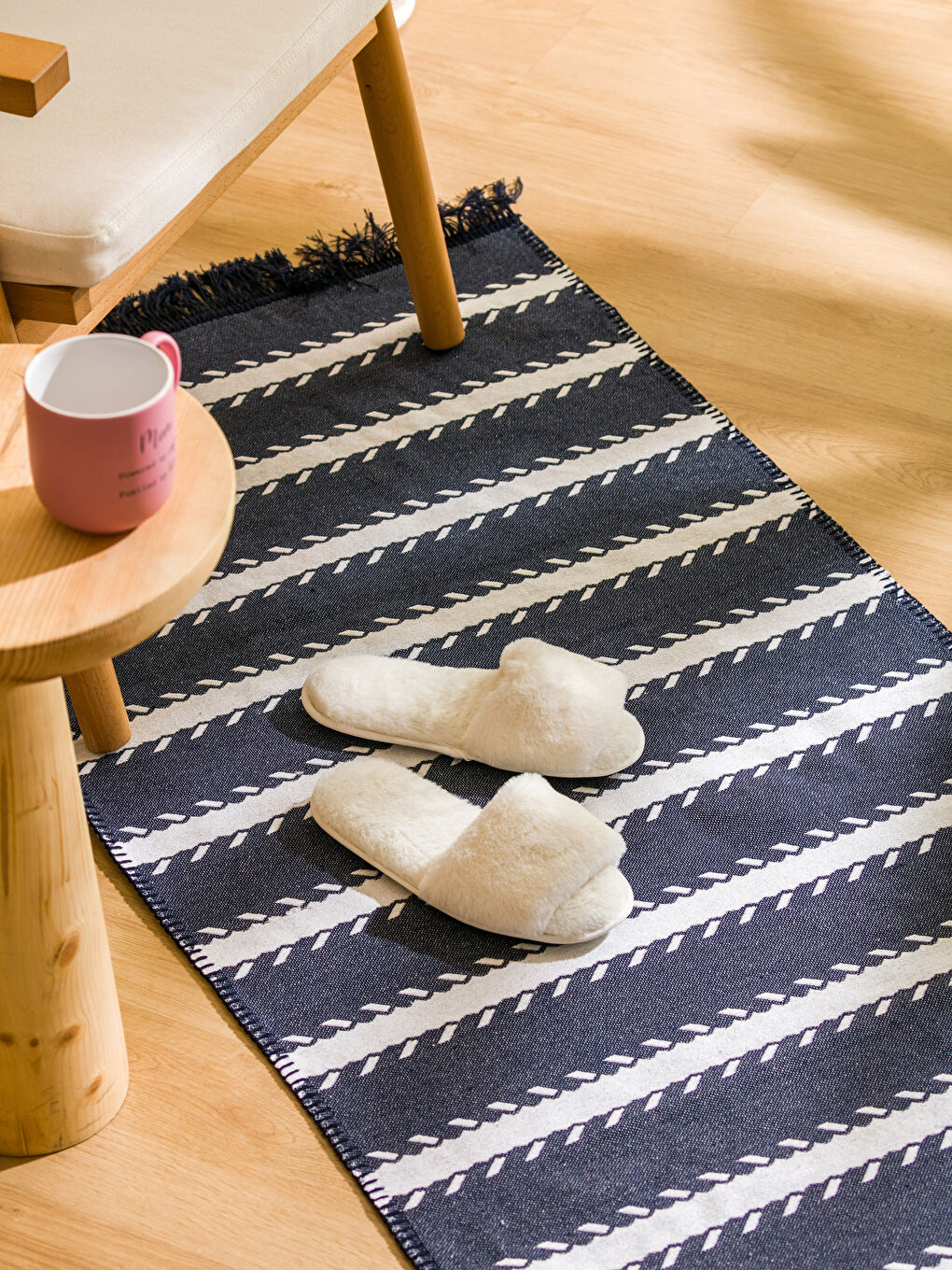 Ekru Tek Bantlı Kadın Pelüş Ev Terliği