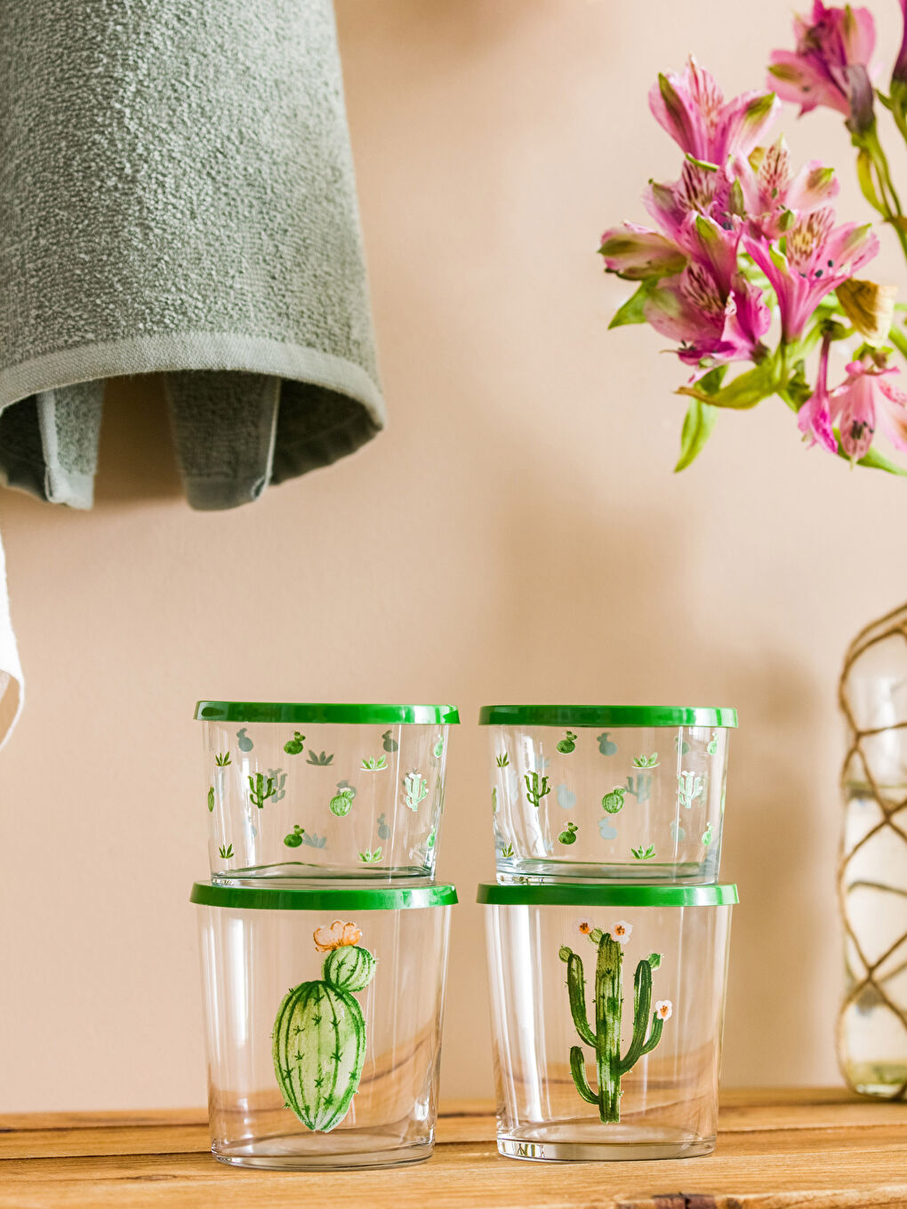 طقم برطمانات تخزين زجاج مطبوع بنقشة الصبار ٤ قطع