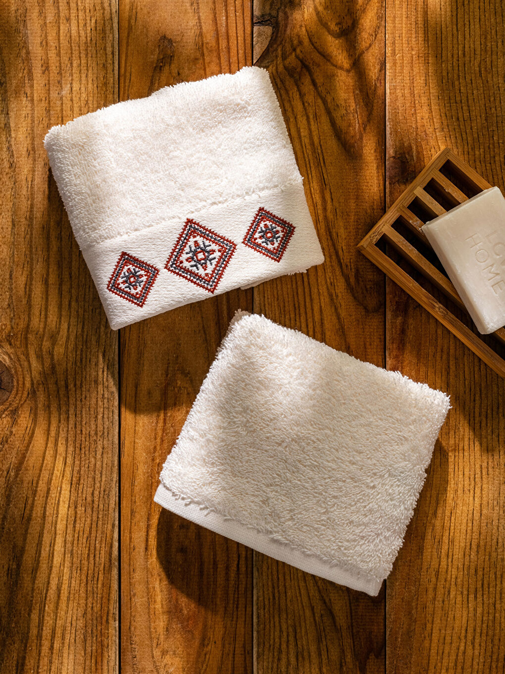 فوطة يد مطرزة 30x50 سم-2