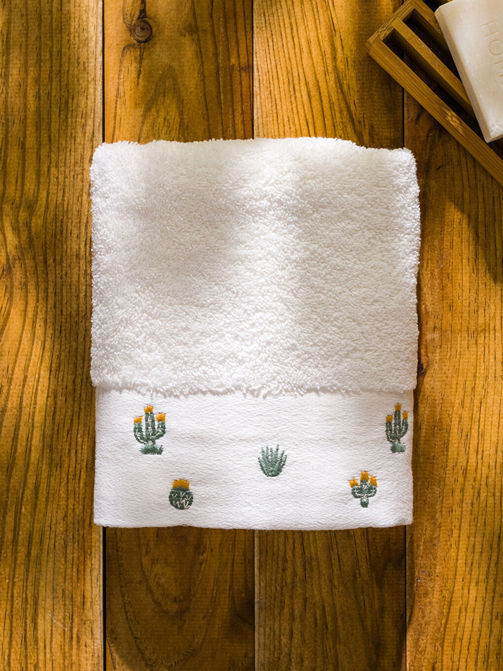 Embroidered Hand Towel 50x80 cm -S3IC30Z8-EEW