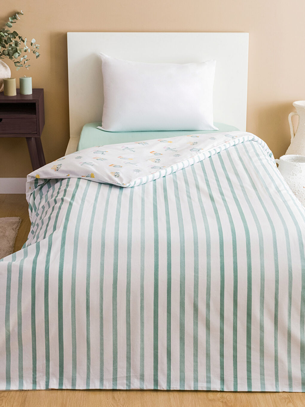 Karışık Çift Yönlü Desenli Tek Kişilik Nevresim 160x220 cm-1