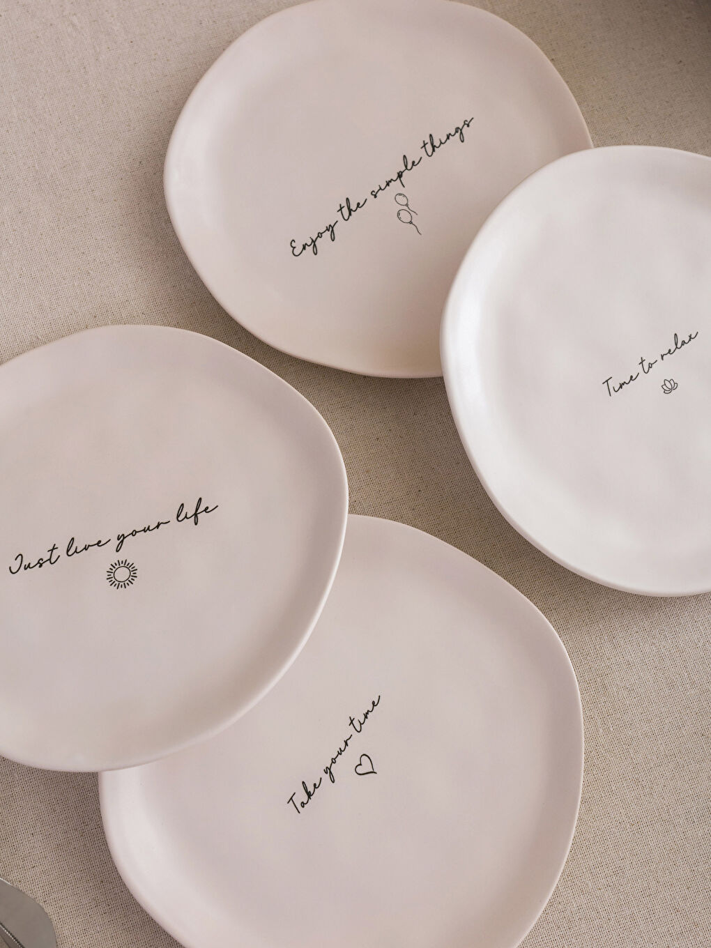 Lettering Printed Ceramic Cake Plate Set of 4-2