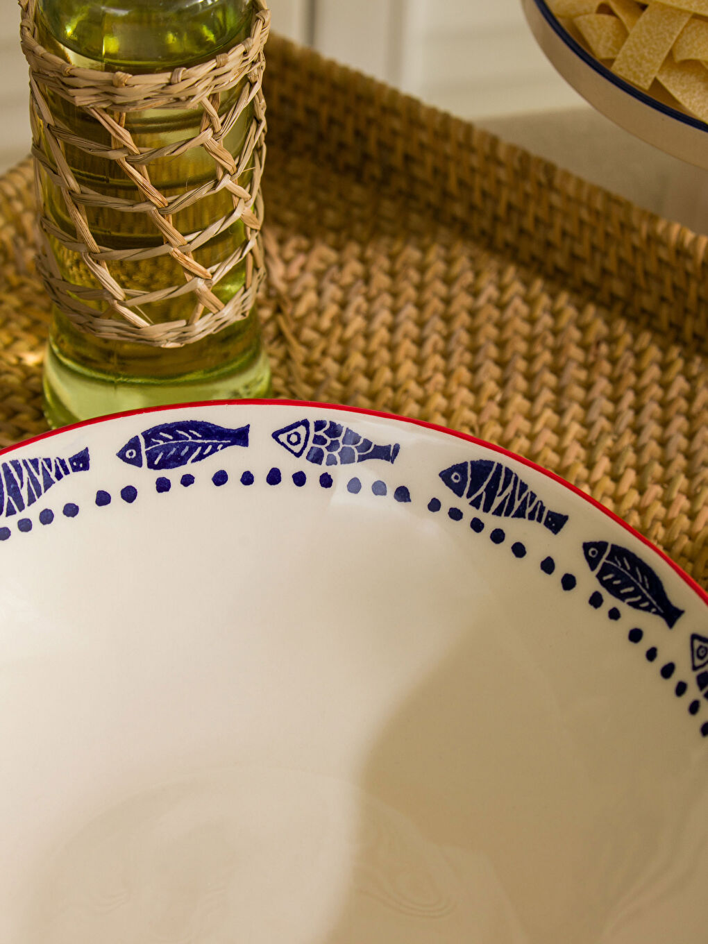 Керамическая салатница с рисунком рыбы 26 см-2