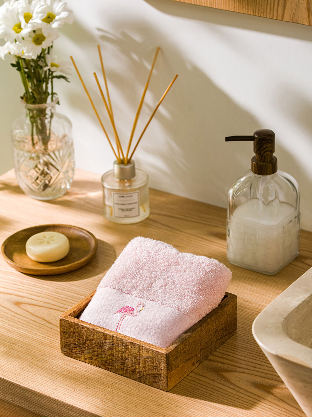 فوطة يد قطن مطرزة فلامنجو 30x50 سم