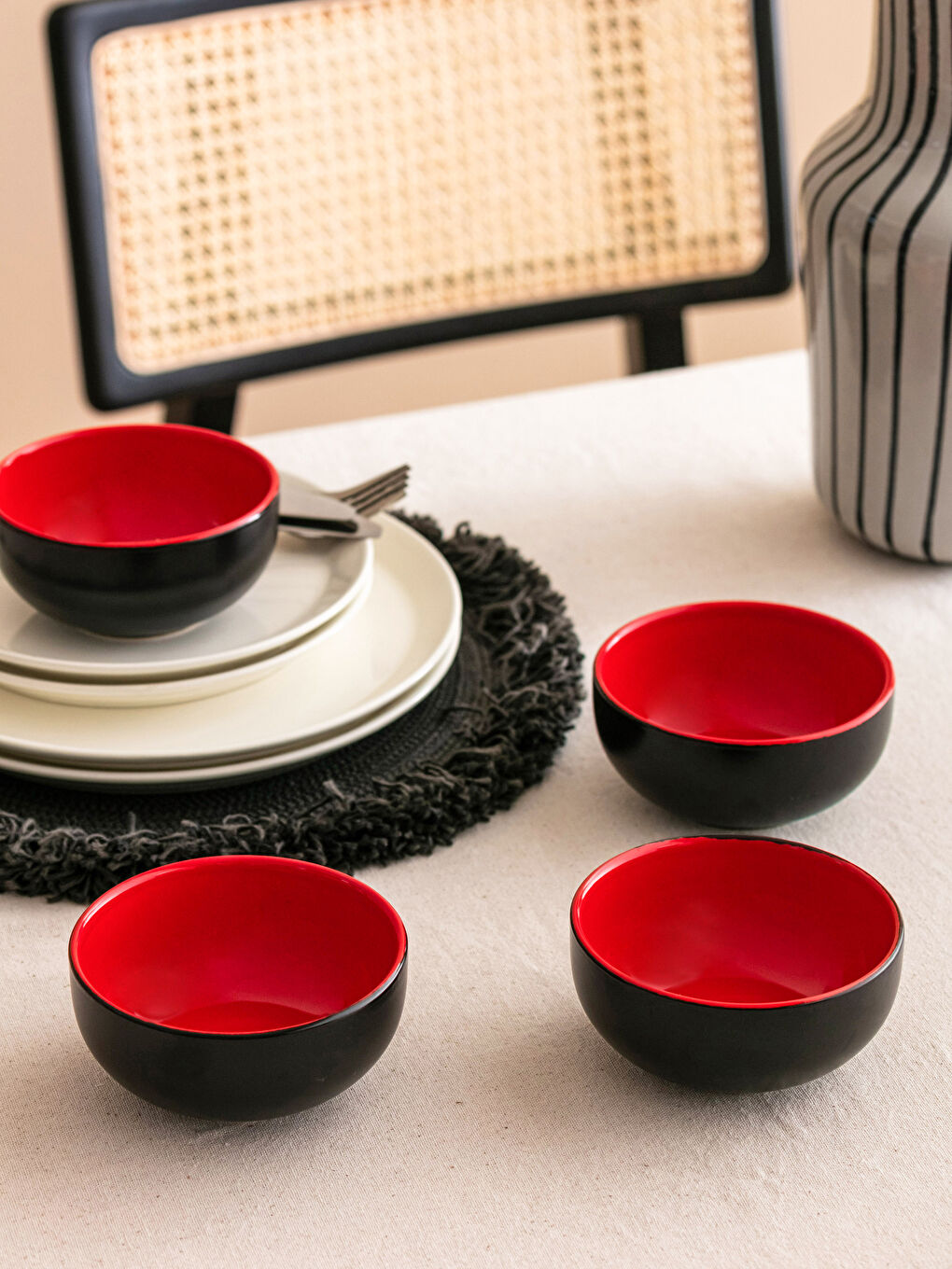 Kırmızı Renkli Seramik Kase Seti 4'lü