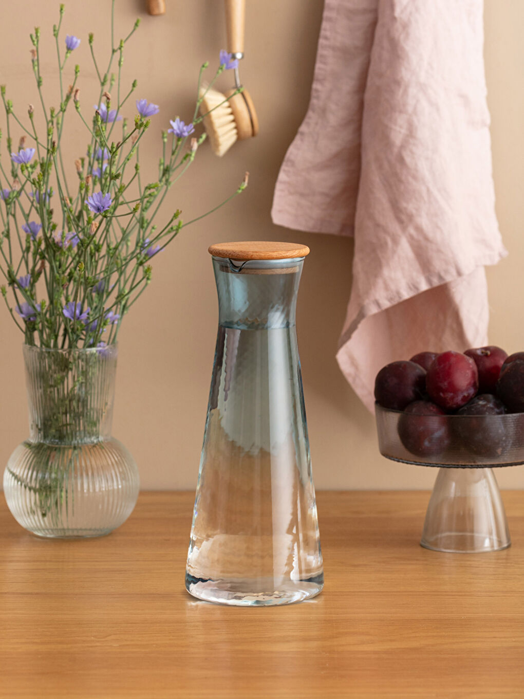 Mavi Kapaklı Cam Karaf Sürahi 1100 ml