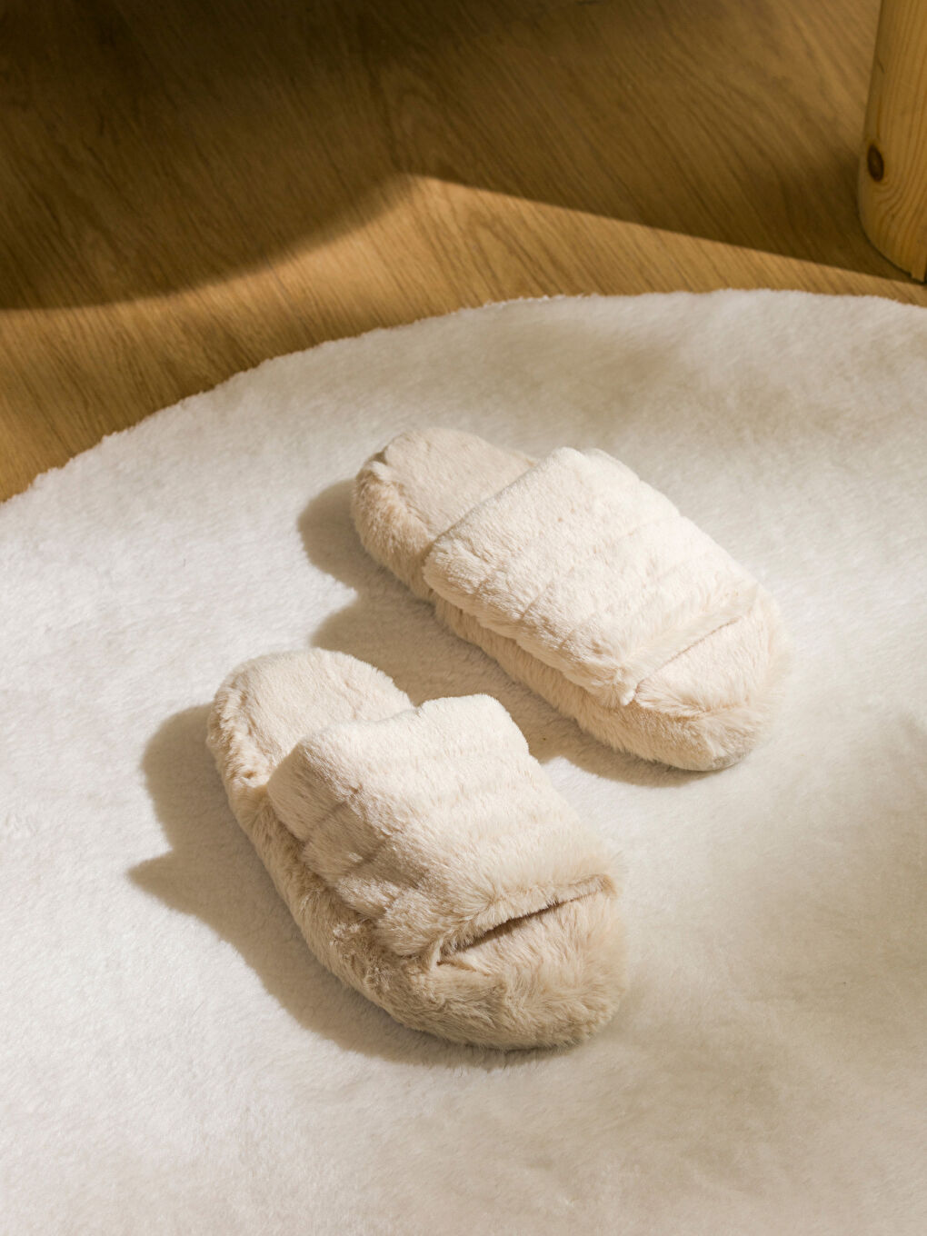 Plain Plush Women's Home Slippers-1