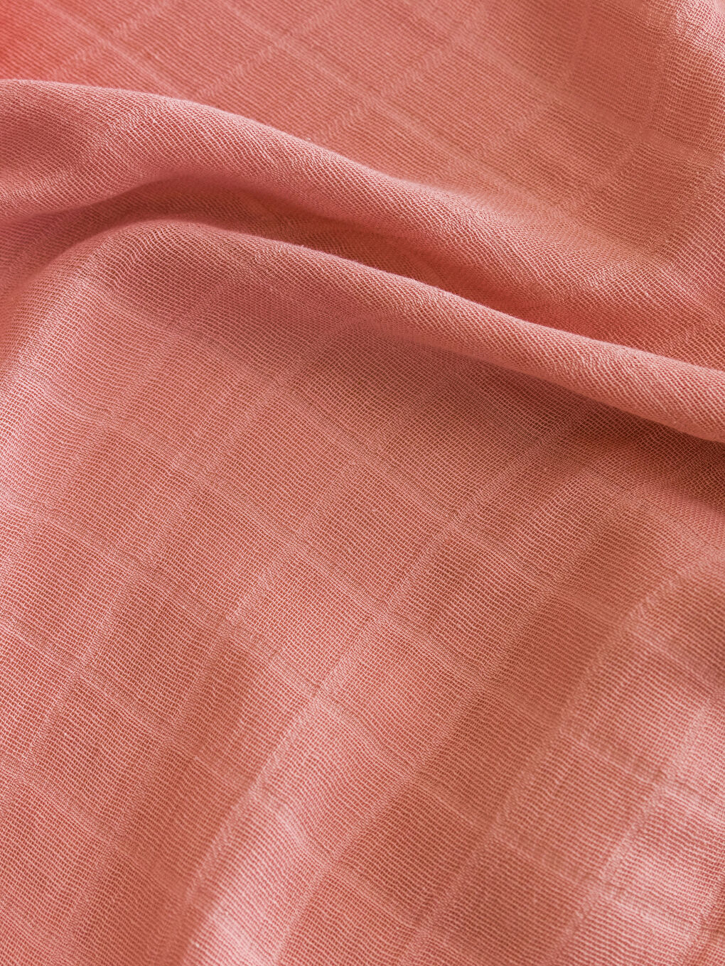 Pembe Kendinden Desenli Kız Bebek Müslin Örtü-2