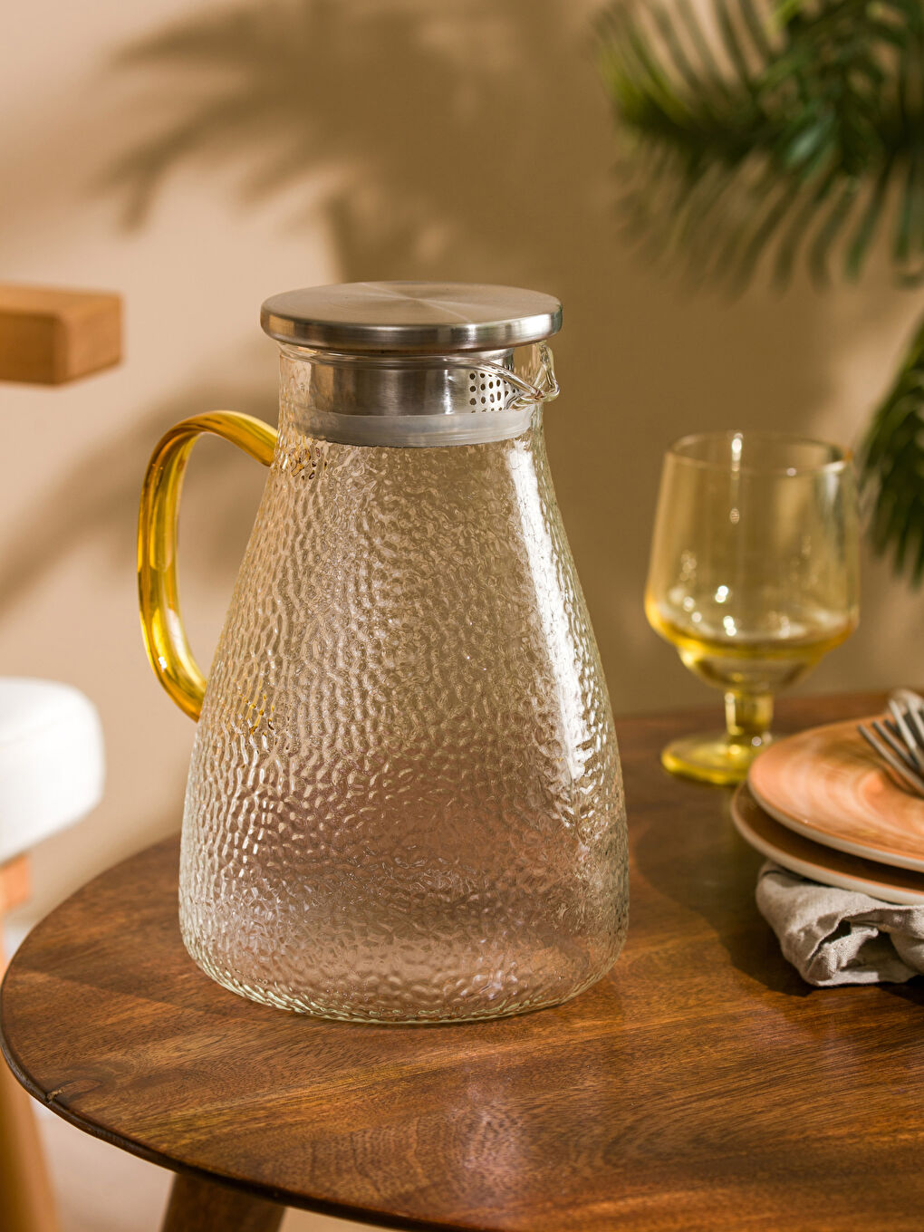 Renksiz Kapaklı Cam Sürahi 1800 ml-1