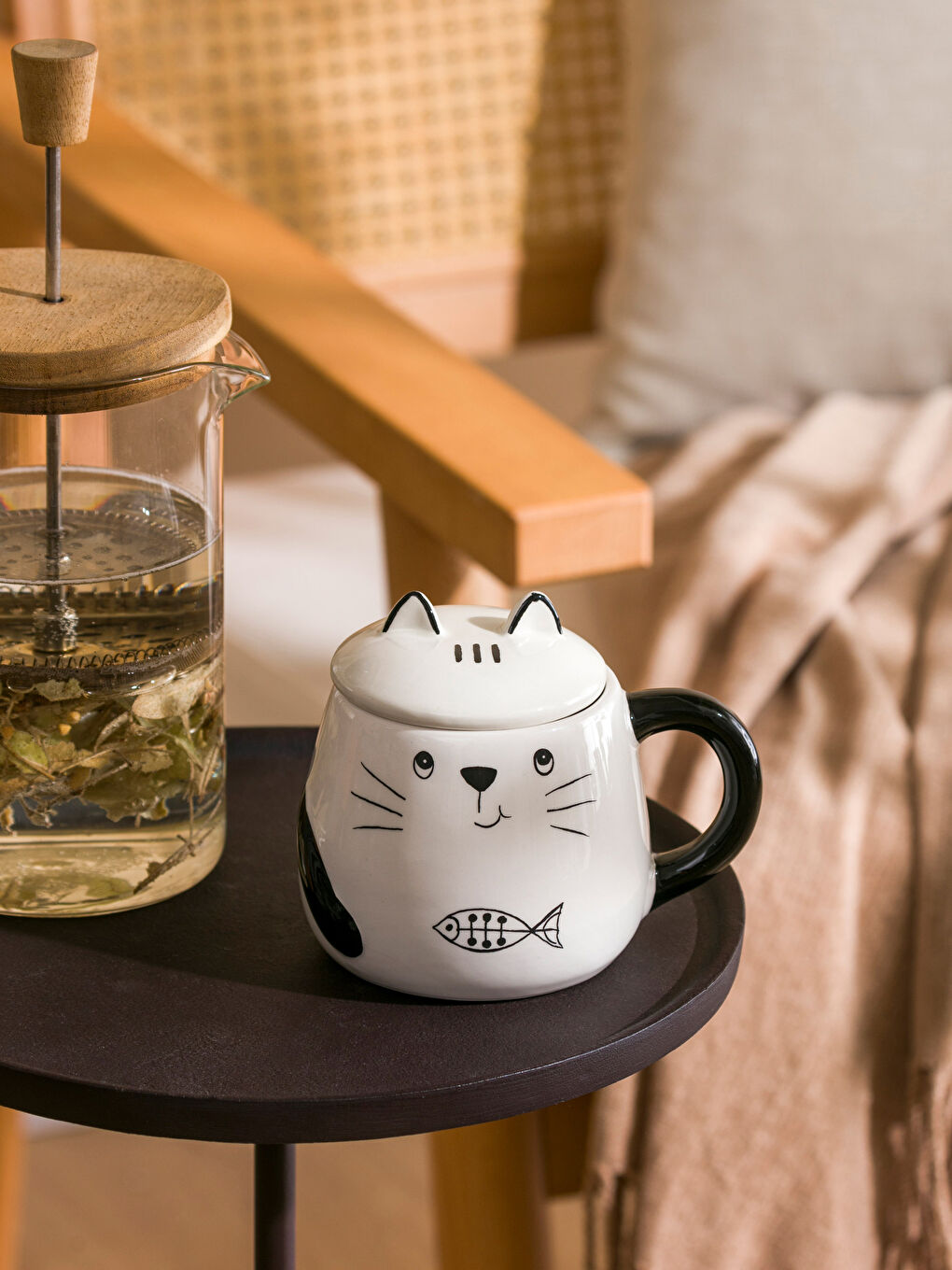 Siyah Kedi Figürlü Porselen Kupa 370 ml