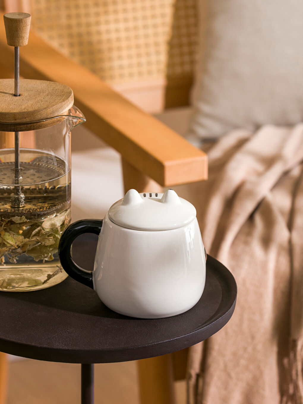 Siyah Kedi Figürlü Porselen Kupa 370 ml-1