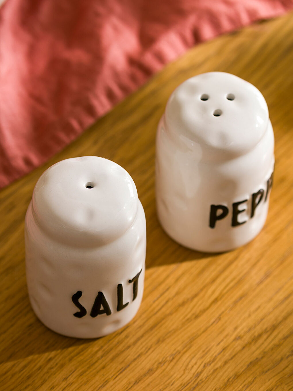 Siyah Baskılı Seramik Tuzluk ve Biberlik-2