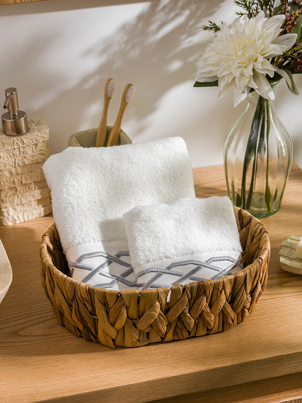 Cotton Embroidered Towel Set of 2 -S4BU22Z8-EEW