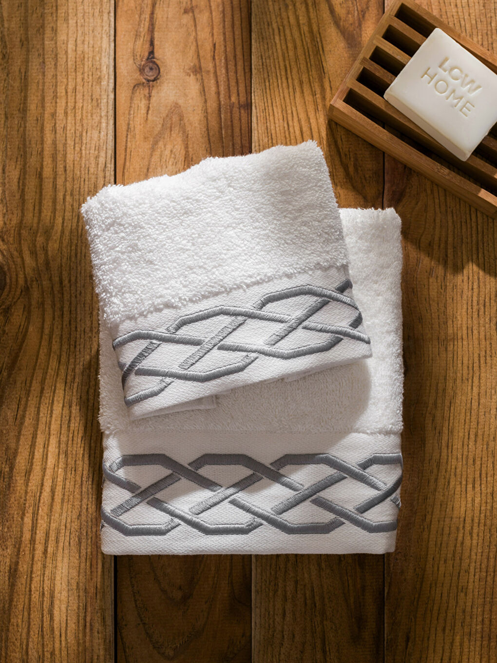 Cotton Embroidered Towel Set of 2 -S4BU22Z8-EEW