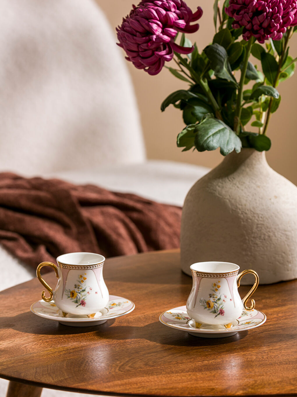 Толық экранда жалаңаш бөкселер