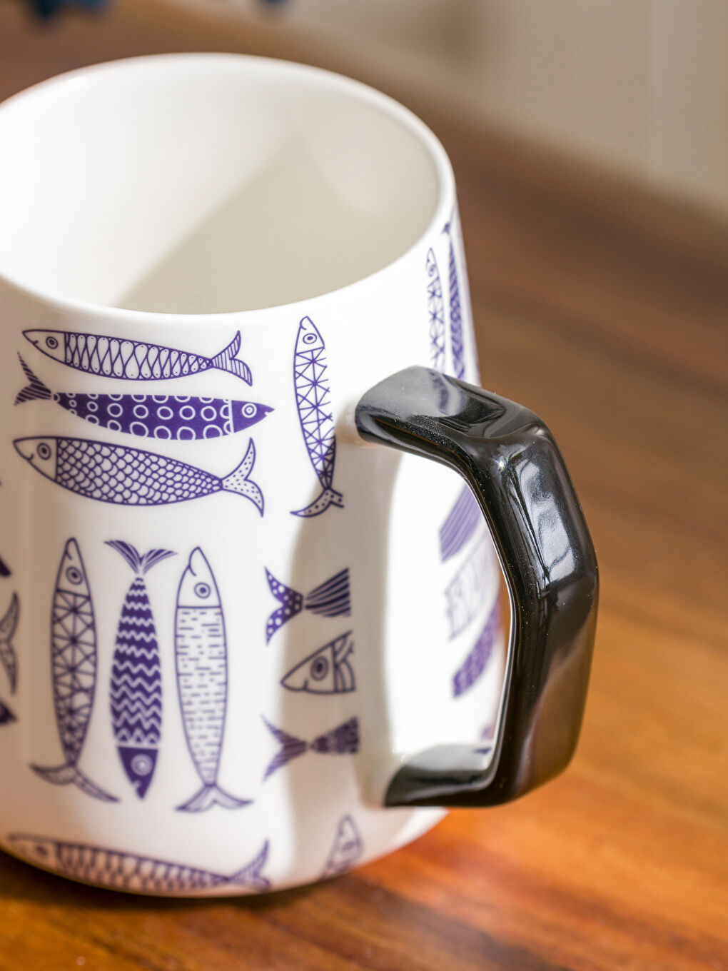 Fish Printed Porcelain Mug 465 ml-2