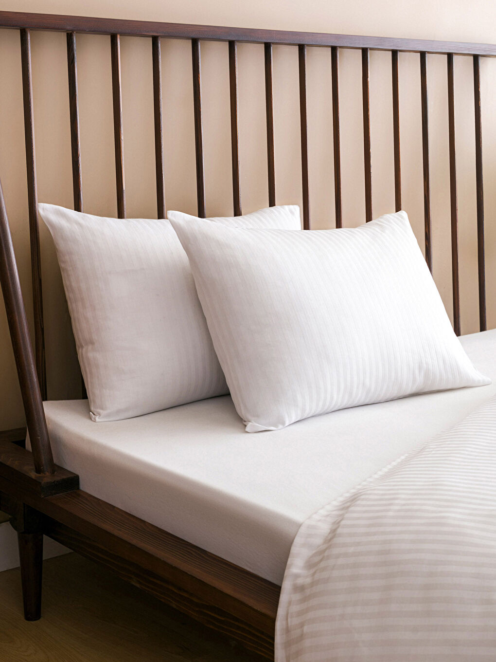 Beyaz Çizgili Çift Kişilik Nevresim Seti-2