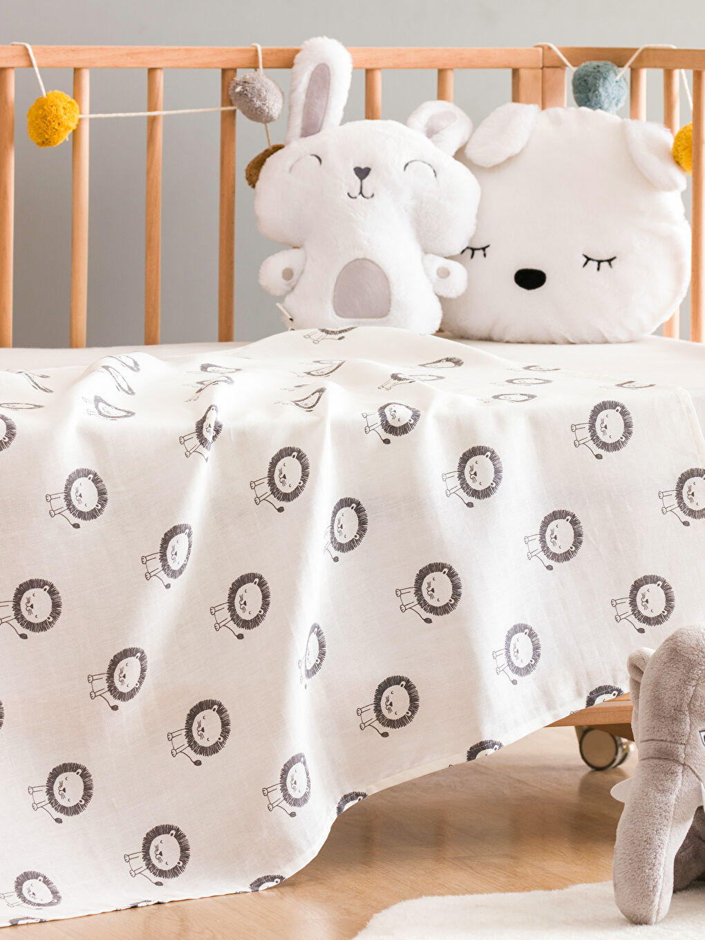 Ekru Desenli Erkek Bebek Müslin Örtü 120x190 cm