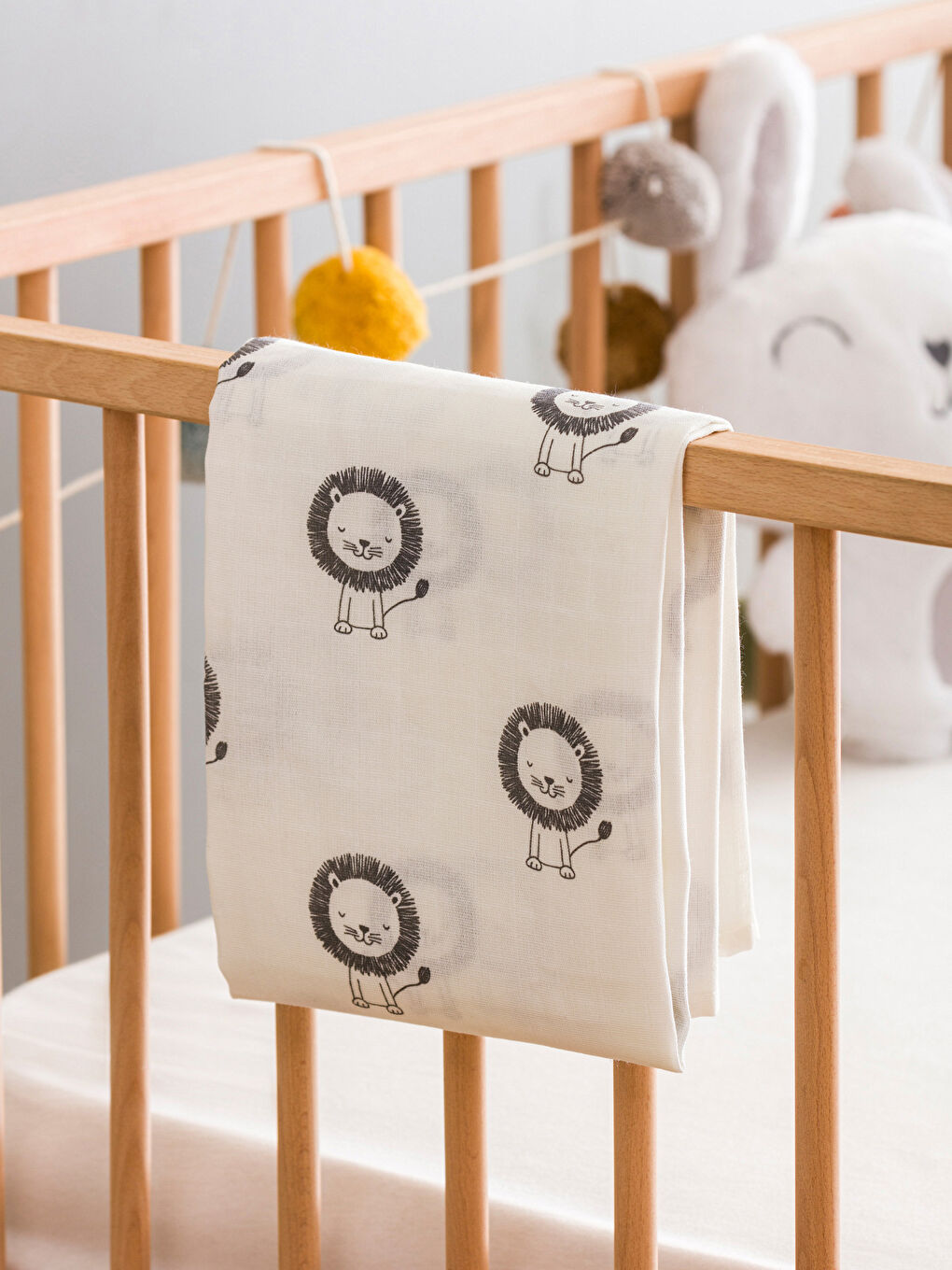 Ekru Desenli Erkek Bebek Müslin Örtü 120x190 cm-1