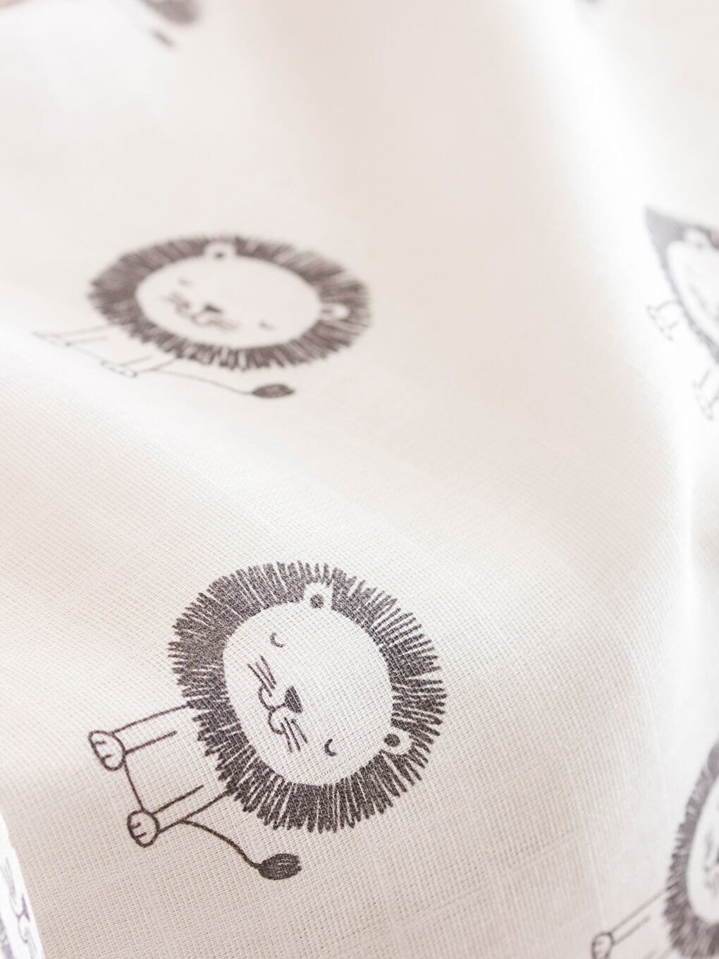 Ekru Desenli Erkek Bebek Müslin Örtü 120x190 cm-2