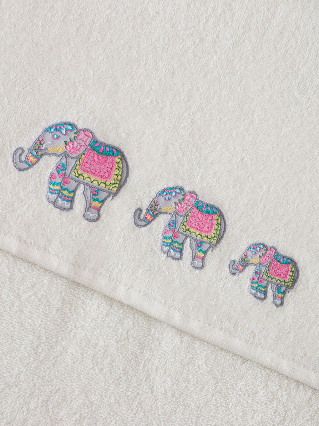 Ekru Fil Nakışlı Yüz Havlusu 50x80 cm-3