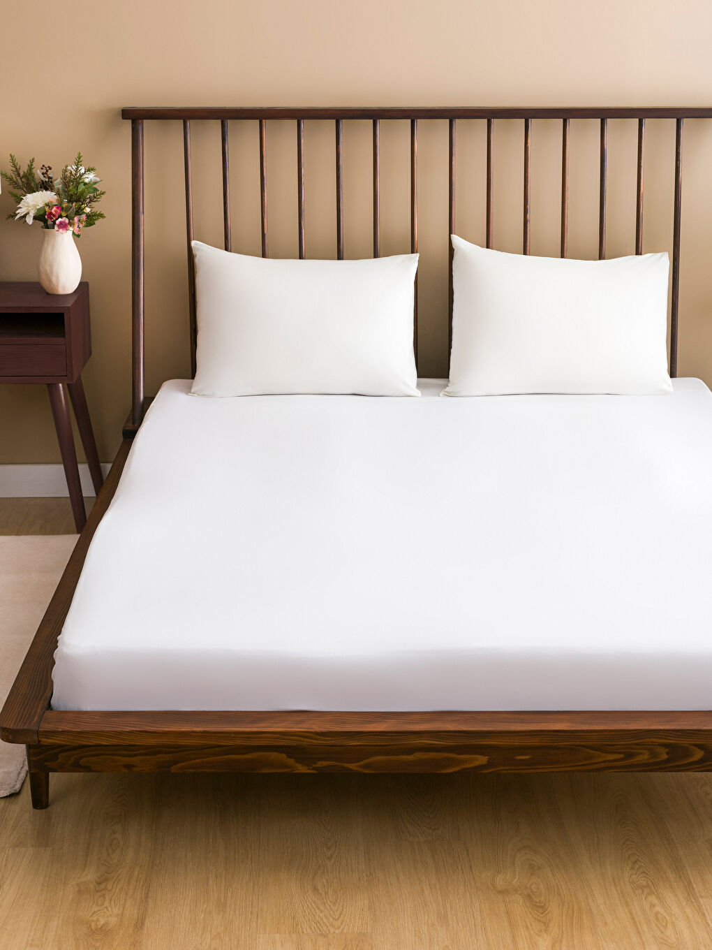 Beyaz Çift Kişilik Lastikli Battal Boy Çarşaf 180x200x30