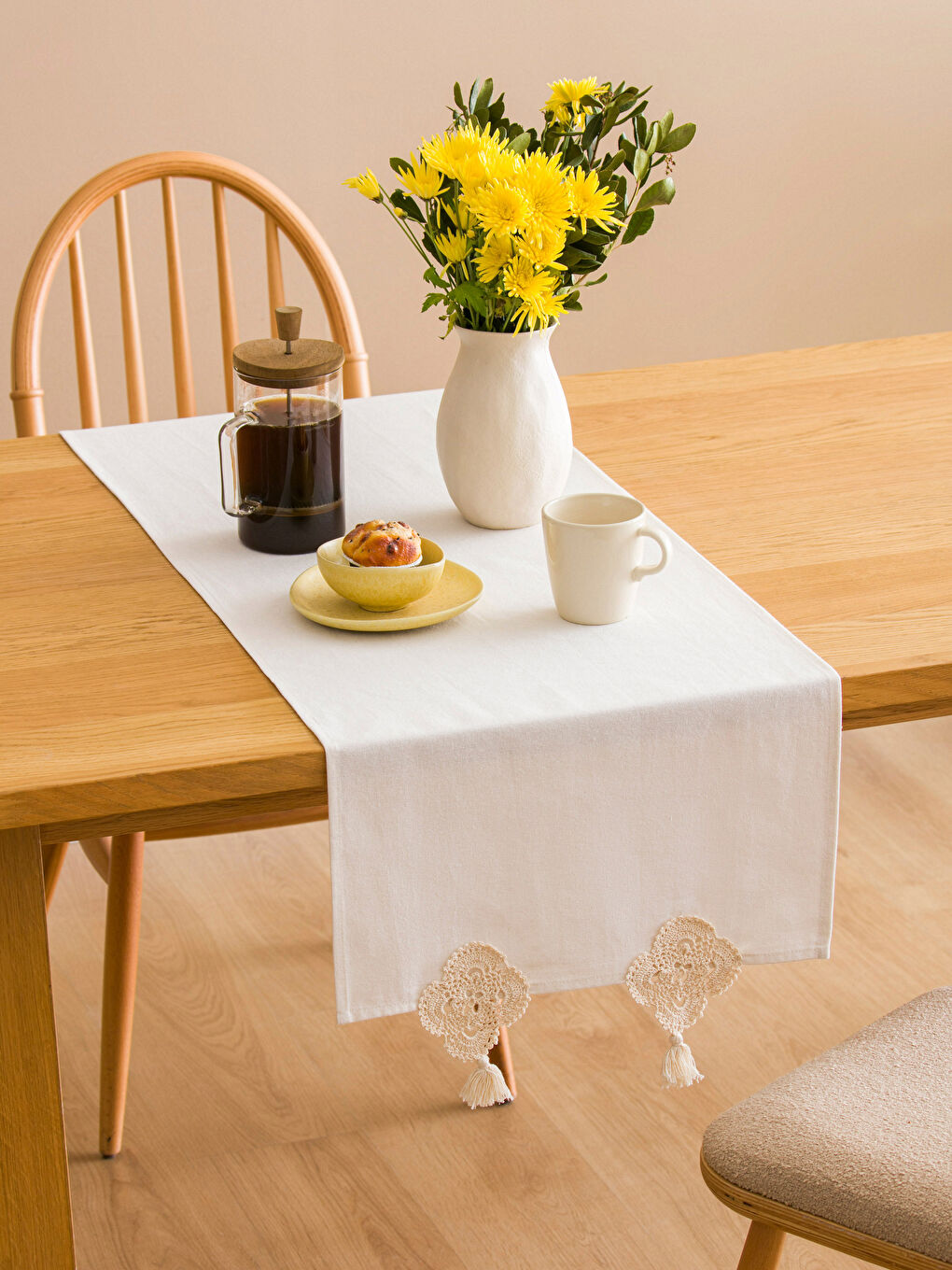 Ekru Dantel ve Püsküllü Runner 45x150 cm-1