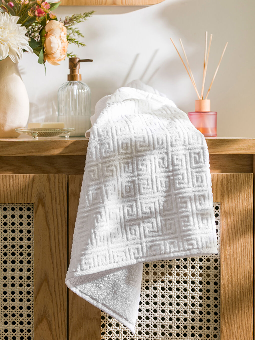 Patterned Bath Towel 70x140 Cm -S4DV77Z8-J5E